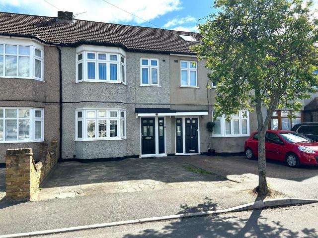 House for sale in Rush Green, Greater London