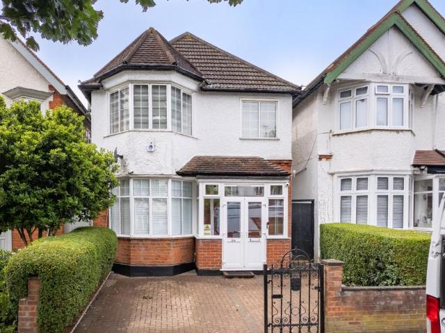 House for sale in Hale End, Greater London
