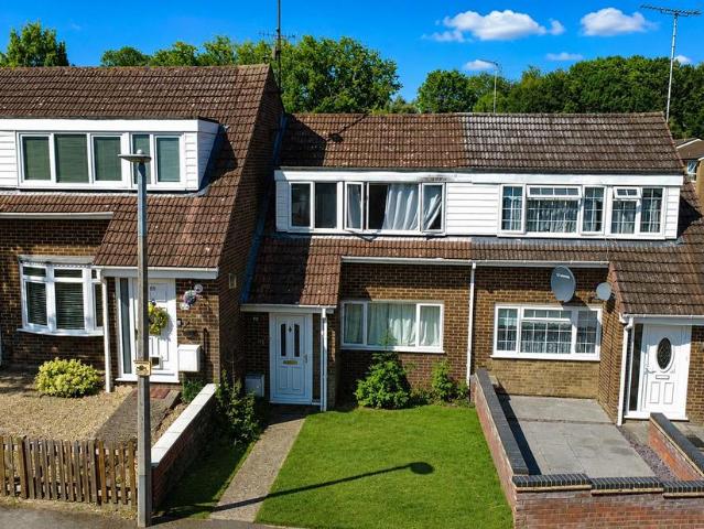 House for sale in Woodhall Farm, Pouchen End