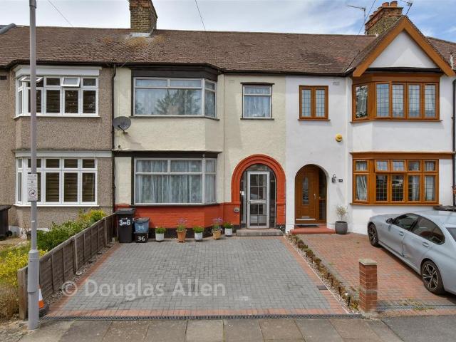House for sale in Newbury Park, Greater London