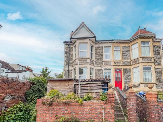 House for sale in Feckenham, City Of Bristol