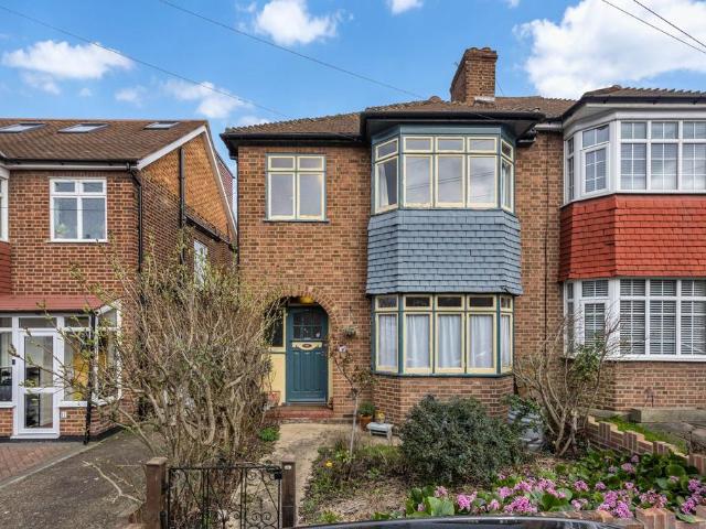 House for sale in Hale End, Greater London