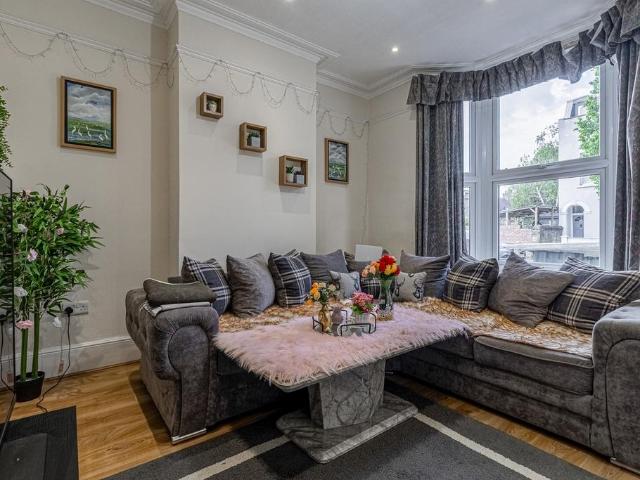 House for sale in Forest Gate, Greater London