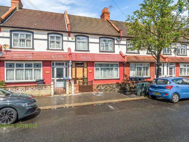 House for sale in London Borough of Croydon, Thornton Heath