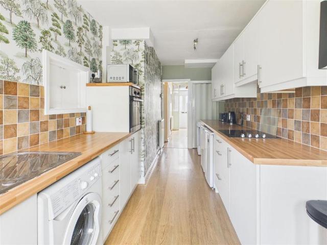 House for sale in Cheylesmore, West Midlands