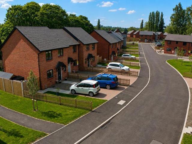 House for sale in Rhoswiel, Weston Rhyn