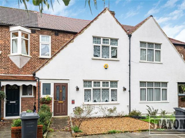 House for sale in Whetstone, Oakleigh Park