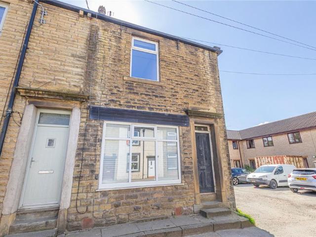 House for sale in Haugh Square, Burnedge