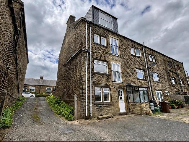 House for sale in Catherine Slack, Queensbury
