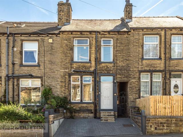 House for sale in Huddersfield, West Yorkshire