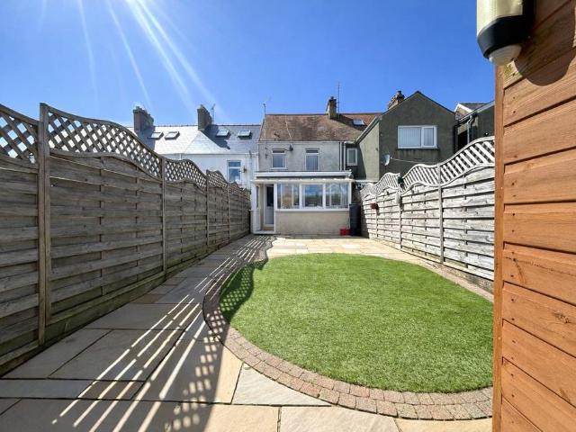 House for sale in Milford Haven, Wales