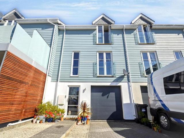 House for sale in Helston, Cornwall