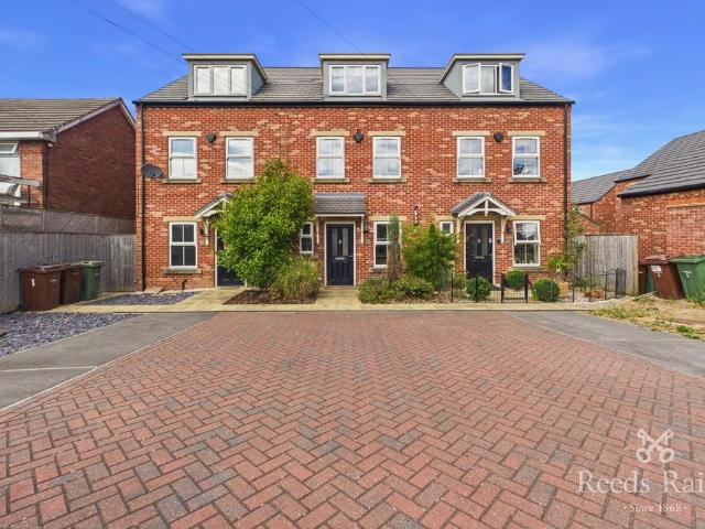 House for sale in Crofton, West Yorkshire