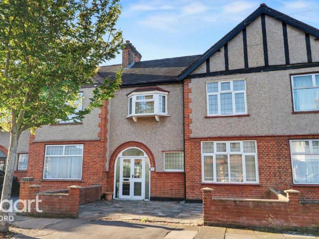 House for sale in Newbury Park, Greater London