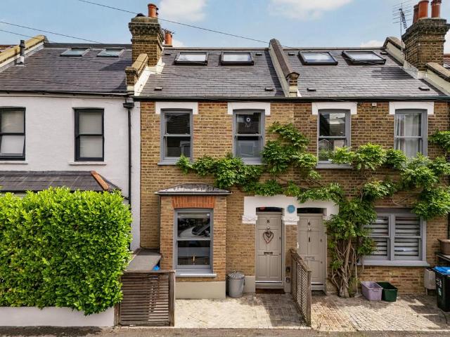 House for sale in London Borough of Merton, Merton Park