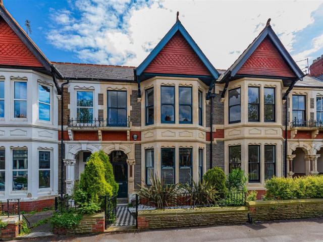House for sale in Plasnewydd, Falcon Lodge