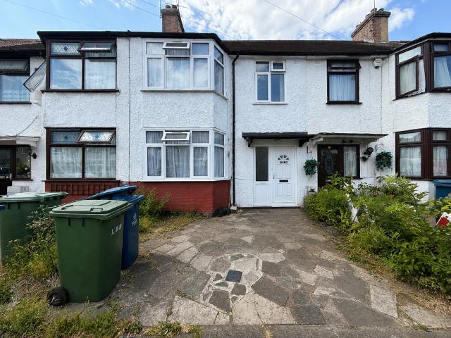 House for sale in Wealdstone, Greater London