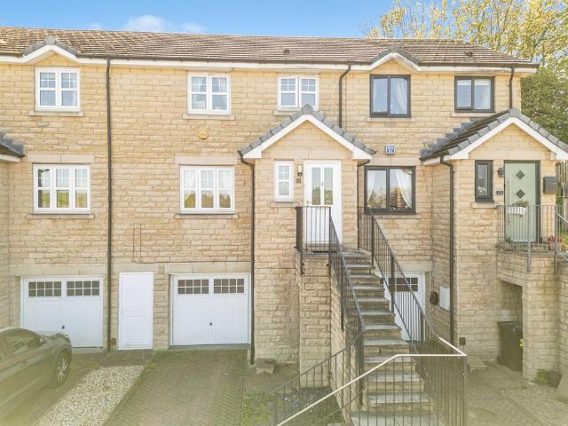 House for sale in Carlinghow, West Yorkshire