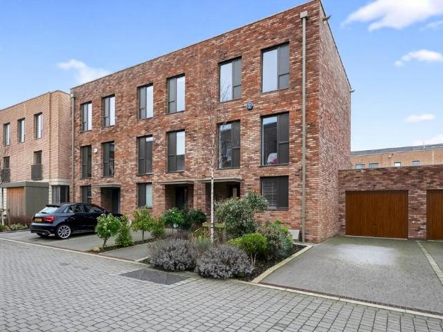 House for sale in High Field, York