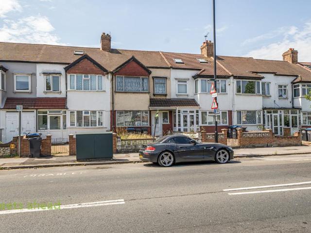 House for sale in London Borough of Croydon, Greater London