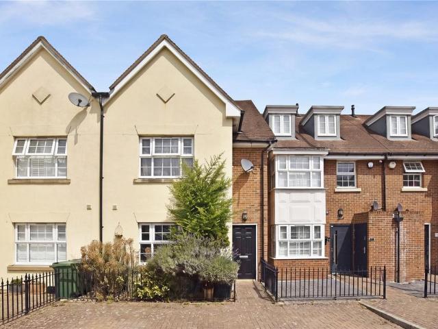 House for sale in Maypole, Monks Orchard