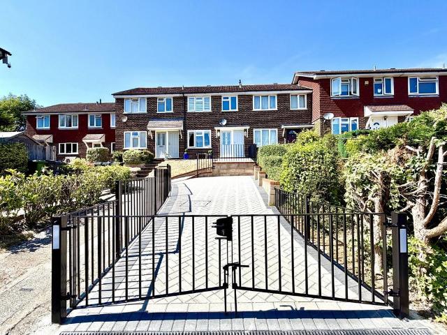 House for sale in Chessington, Greater London