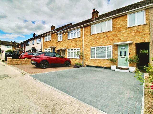 House for sale in Harold Hill, Greater London