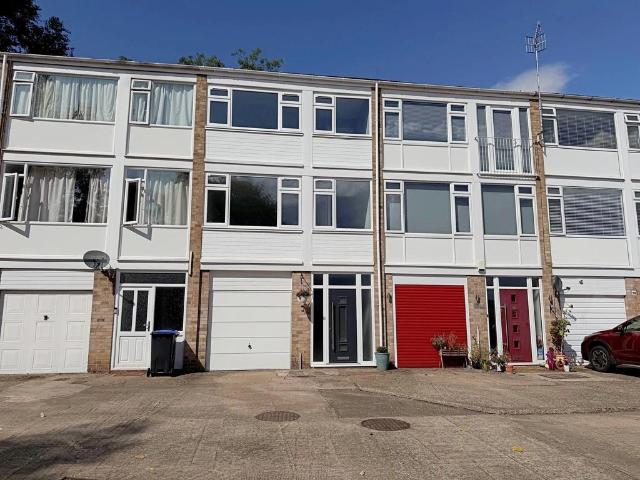 House for sale in Ladyes Hills, Green Close