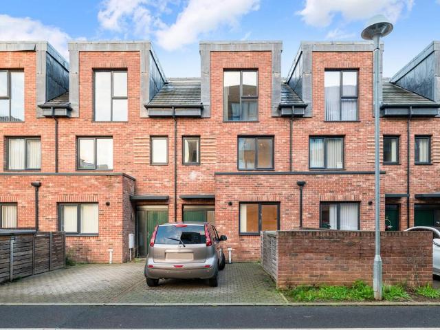 House for sale in London Borough of Hounslow, Greater London