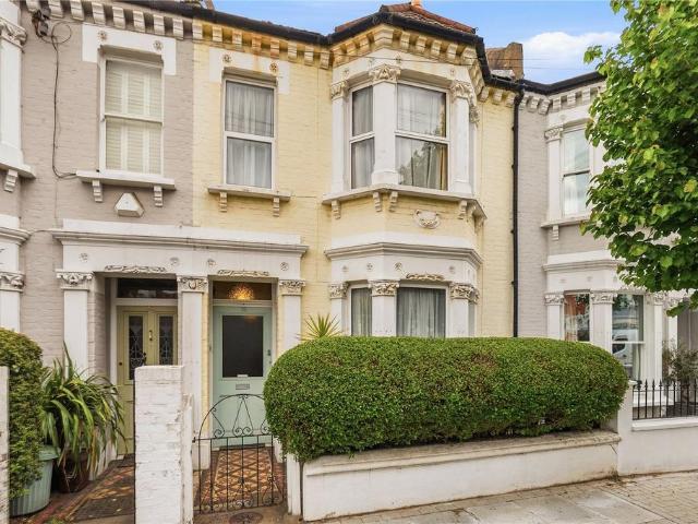 House for sale in Clapham Junction, Greater London