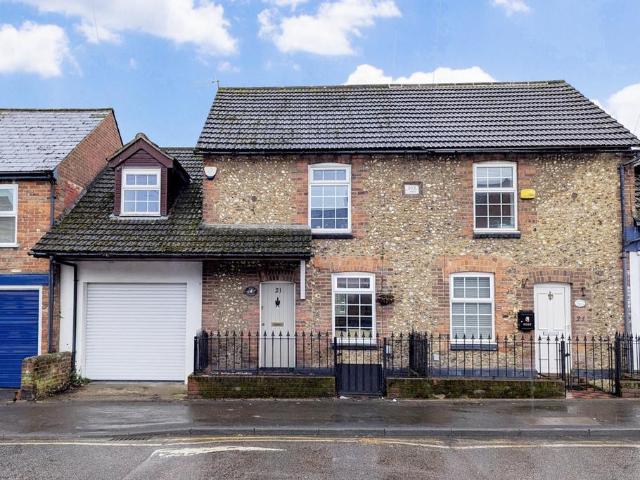 House for sale in Pouchen End, Hertfordshire