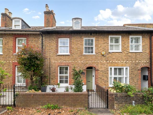 House for sale in Thames Ditton, Elmbridge