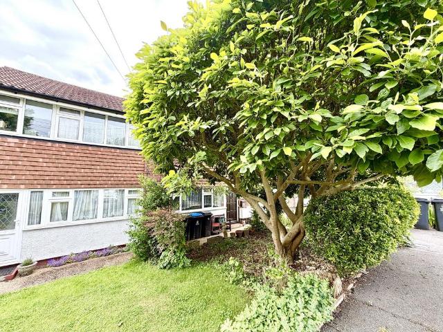 House for sale in Hook, Greater London