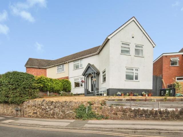 House for sale in Mill End, Green Close