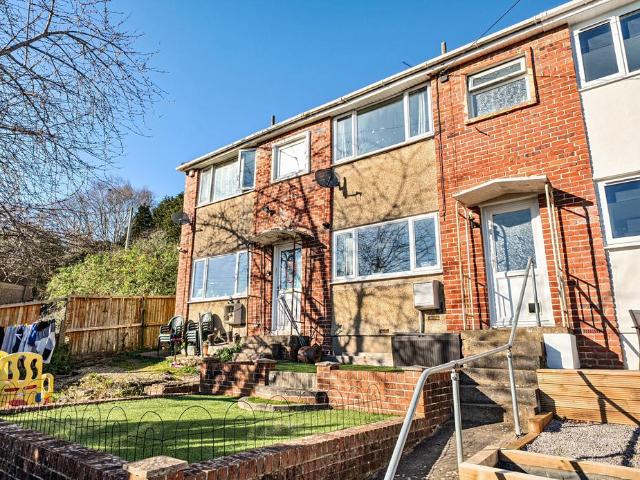 House for sale in Kingswood