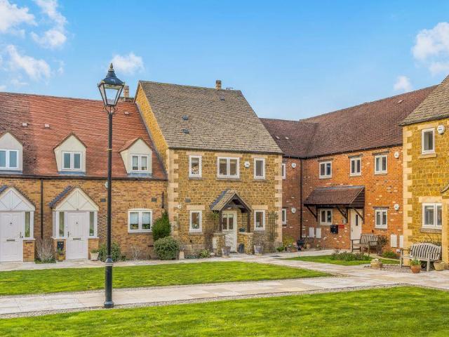 House for sale in Evershot, Oxfordshire
