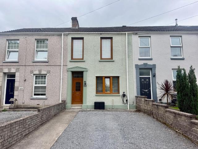 House for sale in Tyrfran, Felinfoel