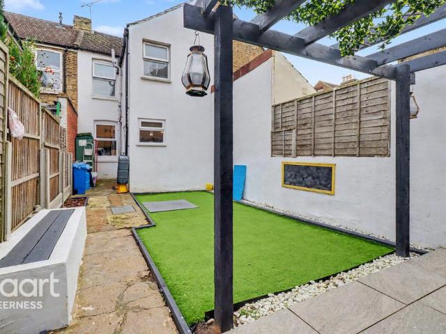 House for sale in Sheerness, Oad Street