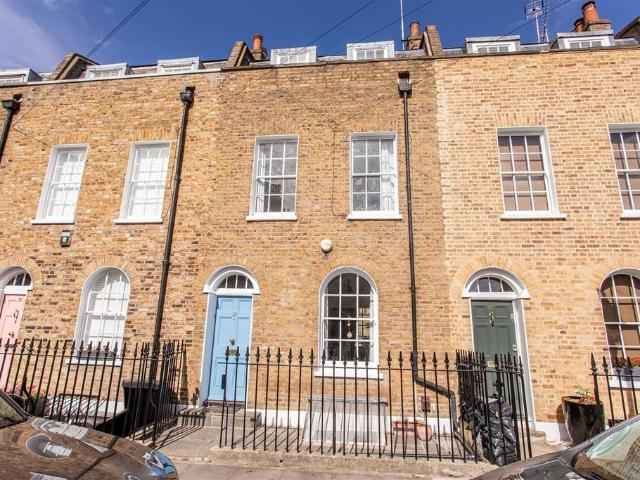 House for sale in Old Ford, Greater London