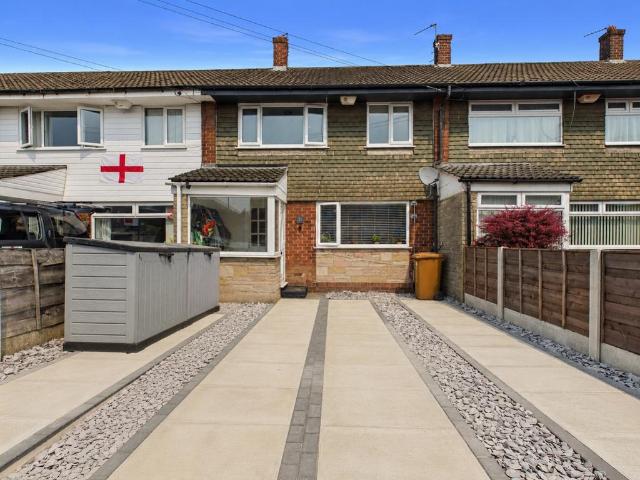 House for sale in Guide Bridge, Greenheys