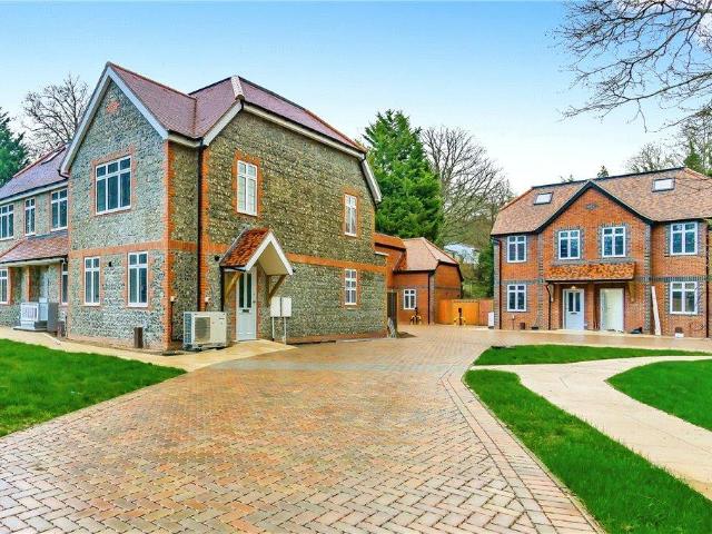 House for sale in London Borough of Croydon, Selsdon