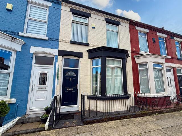 House for sale in Calderstones