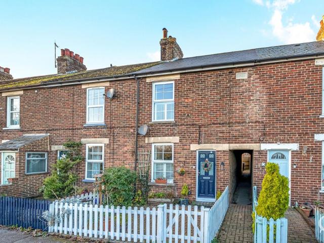 House for sale in Oad Street, Kent