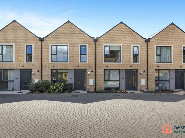 House for sale in Barkingside, Greater London