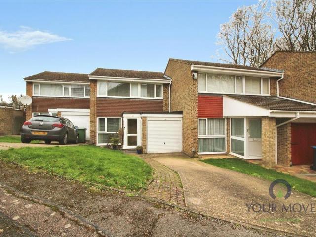 House for sale in Woodhall Farm, Pouchen End