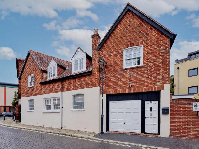House for sale in Portsea, Portsmouth