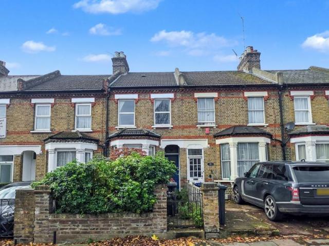 House for sale in London Borough of Ealing, Hanwell