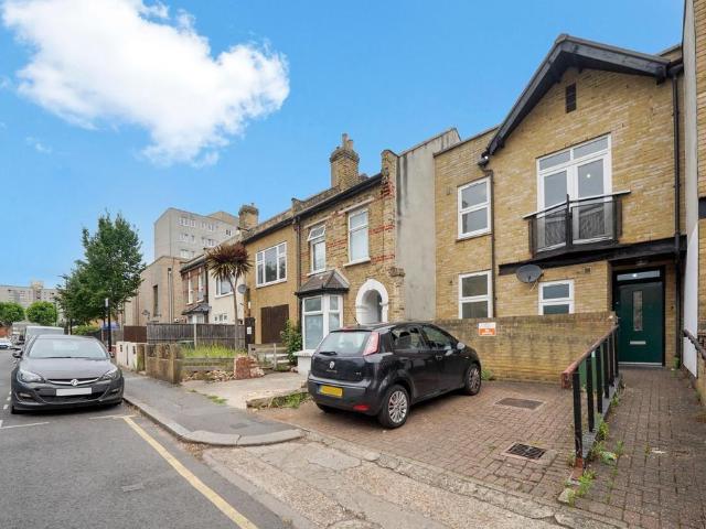 House for sale in Upton Park, Greater London