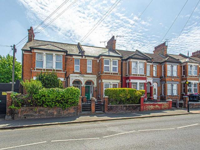 House for sale in Alton Barnes, Essex