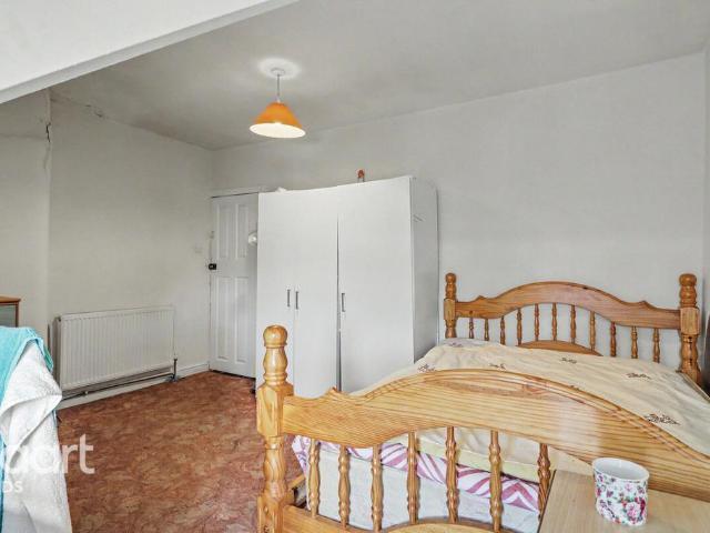 House for sale in Harehills, West Yorkshire